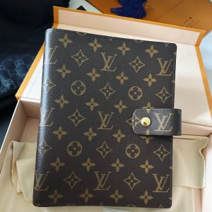 Louis Vuitton Medium Agenda Ring Binder